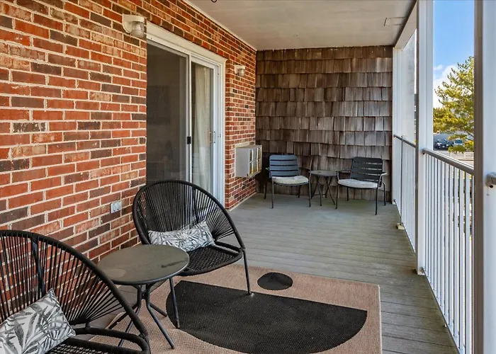 Beautiful 3 Bedroom At Sea Breeze!