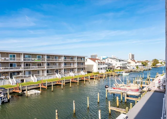 Beautiful 3 Bedroom At Sea Breeze! *