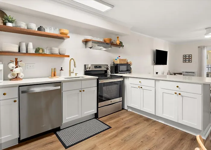 Beautiful 3 Bedroom At Sea Breeze! Сasa de vacaciones
