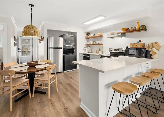 Beautiful 3 Bedroom At Sea Breeze! Сasa de vacaciones