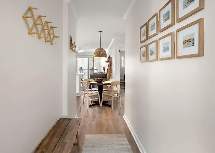 Beautiful 3 Bedroom At Sea Breeze!